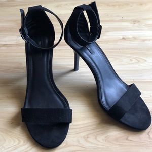 Black heels material suede